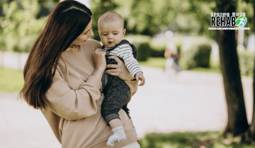 Carrying a Baby: Wrists, Back and Pelvic Floor in Early Parenthood
